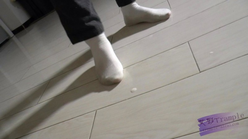 小月 脚喂食侮辱虐打