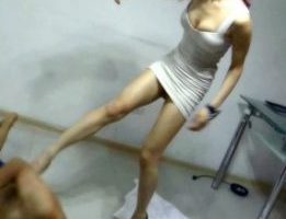 重创挑食家奴 极其暴力