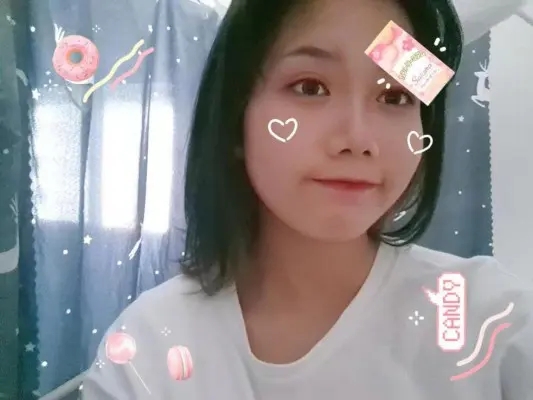 【00后蕬小乃】现实记录，黑丝恋足，裸足深喉踩踏