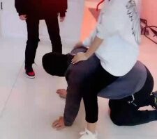 【精神小妹】教多名素人学生主玩sm bf20129