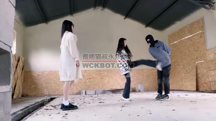 【宸宸】三S废弃厂房-暴力踢踹/踩踏【双视角版】 bf34974