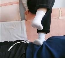 【悦悦大大】白棉袜全体重踩地毯狗 bf39351