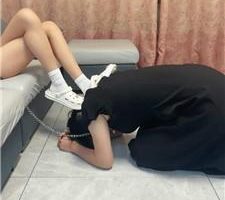 【尤黎】母畜-拖鞋白袜气味羞辱虐杀/脚喂食 bf43803