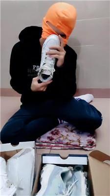 【奇了怪了】跪舔多双脏运动鞋/白袜气味辱 JS241124-9