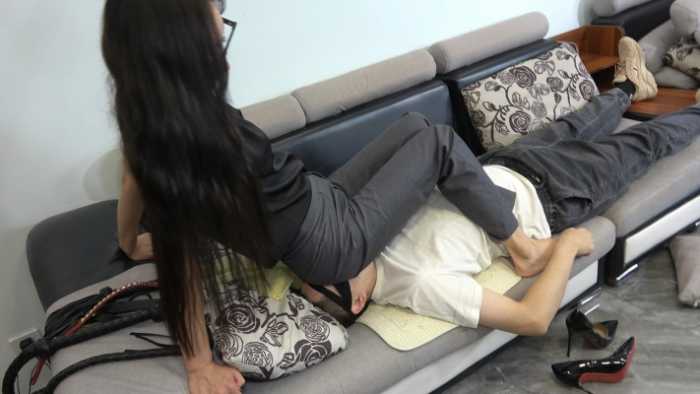 【苒溪S】做脸窒息，闻脚神器窒息 YC-241223