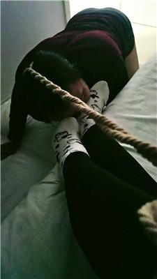 【琦琦】强制闻臭鞋/喝圣水/舔闻白袜 JS250114-11