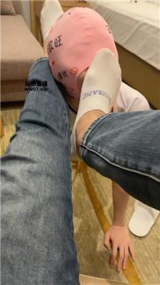 【宇王】白船袜裸足玩母畜 JS250501-11