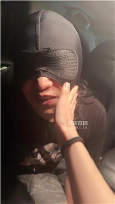 【素人挖掘机】黑丝美腿车内调奴 JS251010-30