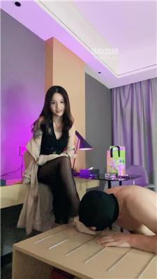 【香芋朱朱】骑马狗爬-高跟碾压踩 JS251103-3