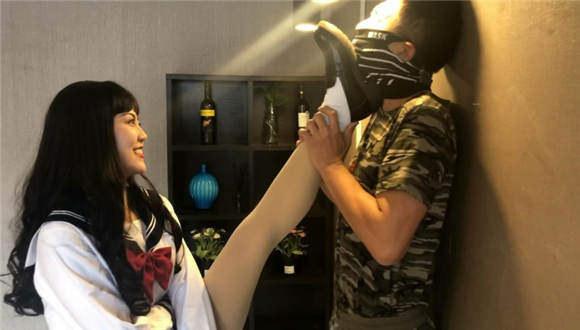 长腿女神的羞辱