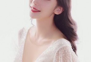 舞蹈系少女虐踩小奶狗