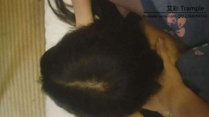 长腿美女主人的调教