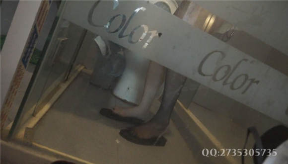 【黑丝诱惑】 素女 雯雯的原味脏人字拖踩踏