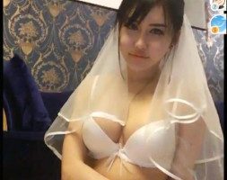 黑冰白丝踩奴脸直播