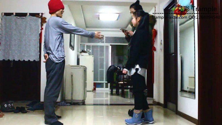 12侑主，媛媛女主出演！前后踢裆暴打抢劫犯！