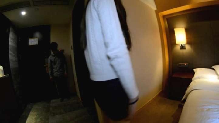 『奴隶岛』—女警VS恋足男子的剧情反转