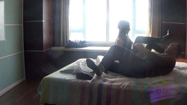 莉莉美腿魅惑足责绞杀