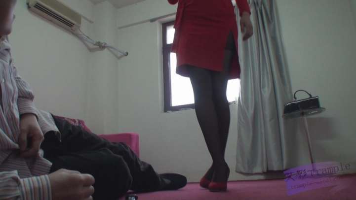 红衣女杀手的任务—含高抬腿踩脖子吐血