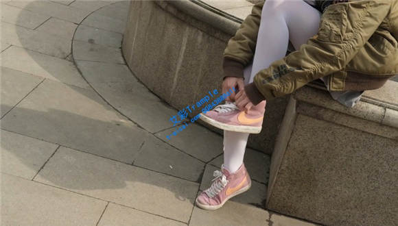 青春少女白丝运动鞋