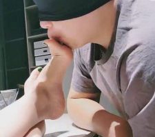 【蜜桃儿】舔原味臭脚丫 bf10317