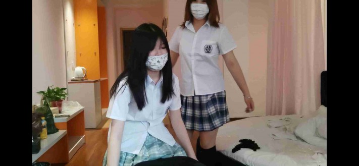 jk学生妹双人骑马，全体重踩踏 YC-220424