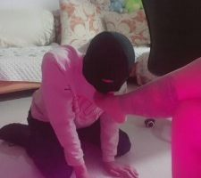 【初见】酒吧陪酒小妹的脚下奴 bf11598