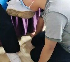 【天蝎女王】美容院开发素人恋足 JS22102301