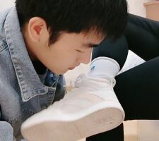 【辣姐S】小白鞋棉袜窒息羞辱贱狗 bf20388