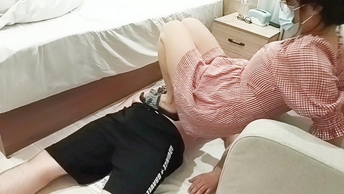 【橘子粥】黑拖鞋虐踩跳踩踩脸 YC-221206-3