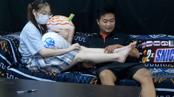 【第5风格】日常在沙发上舔00后嫩脚 YC-230112-4