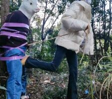 【暴力美学】户外踢踹捆绑奴舔脏鞋底 bf23714