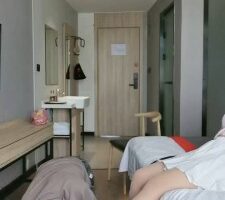 【露可】反差素人调-踩踏喂食/转胯深喉/喂口水 bf26945