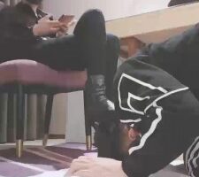 【美娜格格】靴子白袜羞辱-连环耳光白袜脚插嘴 bf27409