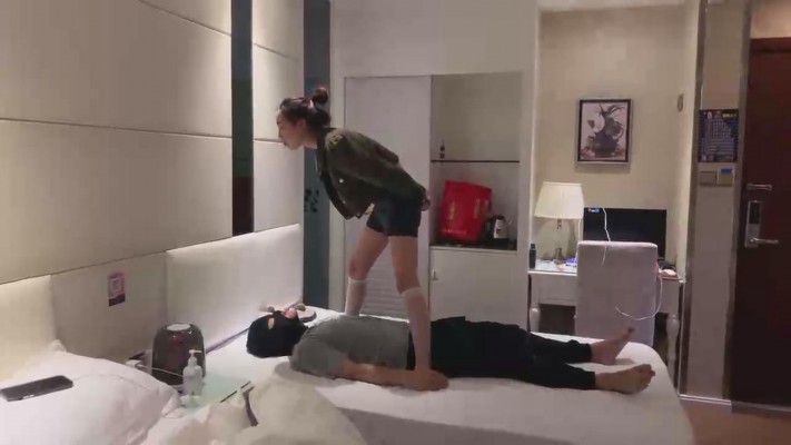 【术术】白丝诱惑-踩踏恋足/脚抽耳光骑马 bf27986