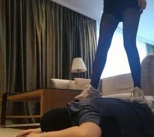 【梓晨】黑丝学姐羞辱/全体重跳踩/骑马踢裆/钻胯【完整版】 bf28668