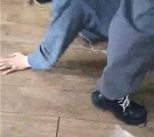 【姜果果】跪舔脏鞋臭袜/吃袜子 JS231218-2