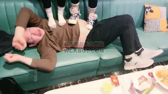 【梓S】KTV-群调S玩虐老板/骑脖/踩踏【完整版】JS231224-16