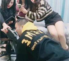 【木子大大】3S美容院调奴-骑脖/舔脏鞋臭脚/踢踹【三视角版】JS240106-3