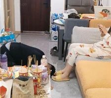 【青岛大混子】抽耳光/舔脚/伺候沐足/强制闻拖鞋 JS240305-10