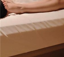 【樱樱】高中生浴袍命令同学舔裸足 JS240307-7