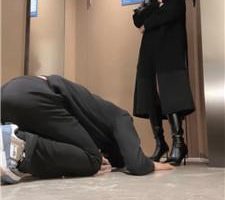 【思诺】长靴黑丝虐绿帽-骑马/清理脏鞋面/吃口水裹脚纸/伺候洗漱 bf39898