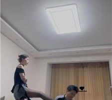 【领主老大】暴力踹头到脑震荡/坐脸窒息 JS240720-8