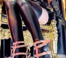 【玥樾S】皮袜窒息 JS240720-27