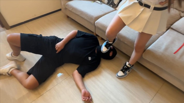 【208宿舍】AJ踩废狗爪子 YC-240815-2