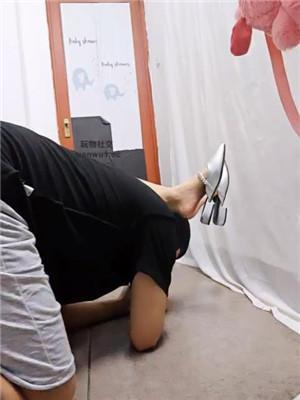 【九儿】裸足狂舔恋足调 JS240819-8