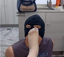 【苏苏不苏】白丝玉足深喉狂舔 JS241107-17