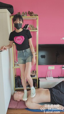 【素人S】美女点点的匡威帆布鞋+阿迪板鞋踩踏 YC-241129-4