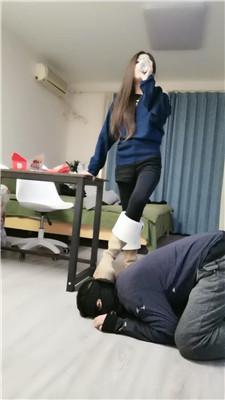 【文文文】素人S-黄靴子虐打踢踹【双视角版】 bf47801