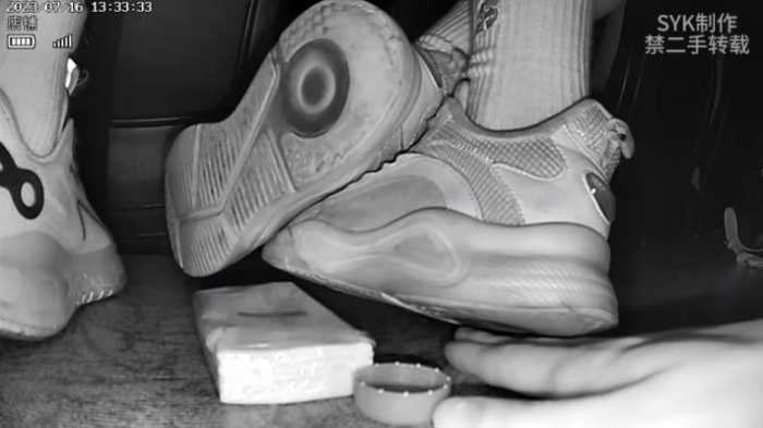 B749 – 无意识影院多人运动鞋板鞋凉鞋踩手+多段被察觉 bf48190