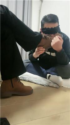 【上海学生主】跪舔马丁靴原味白棉袜 JS241213-52